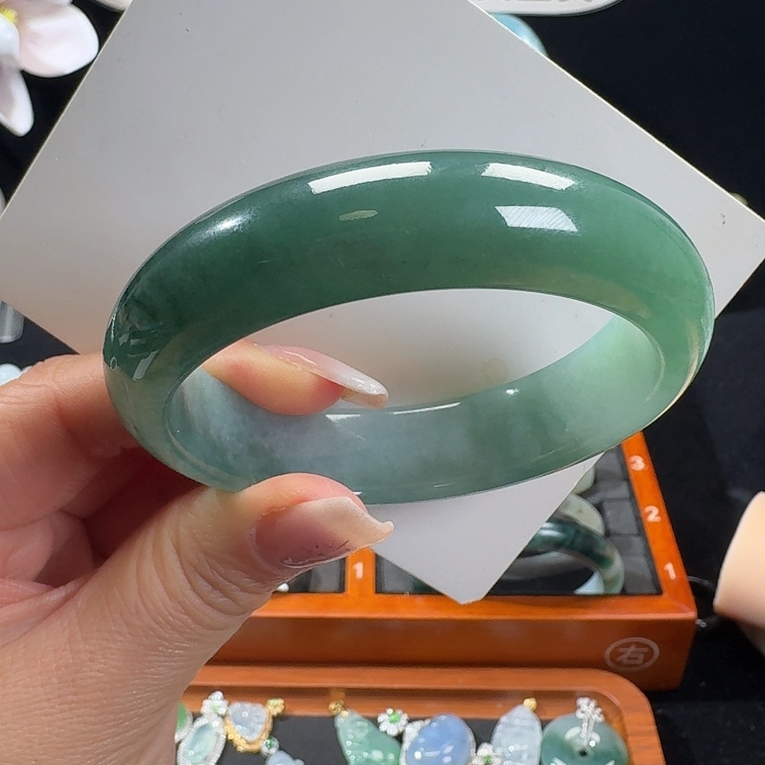 翡翠未镶嵌手镯58轮胎镯