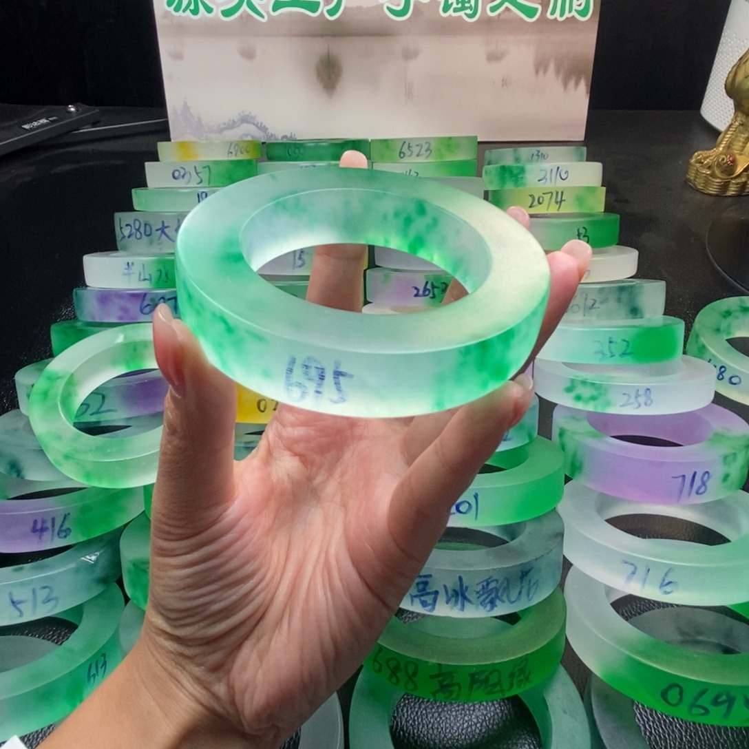 味***品玉百搭时尚独龙翠手镯