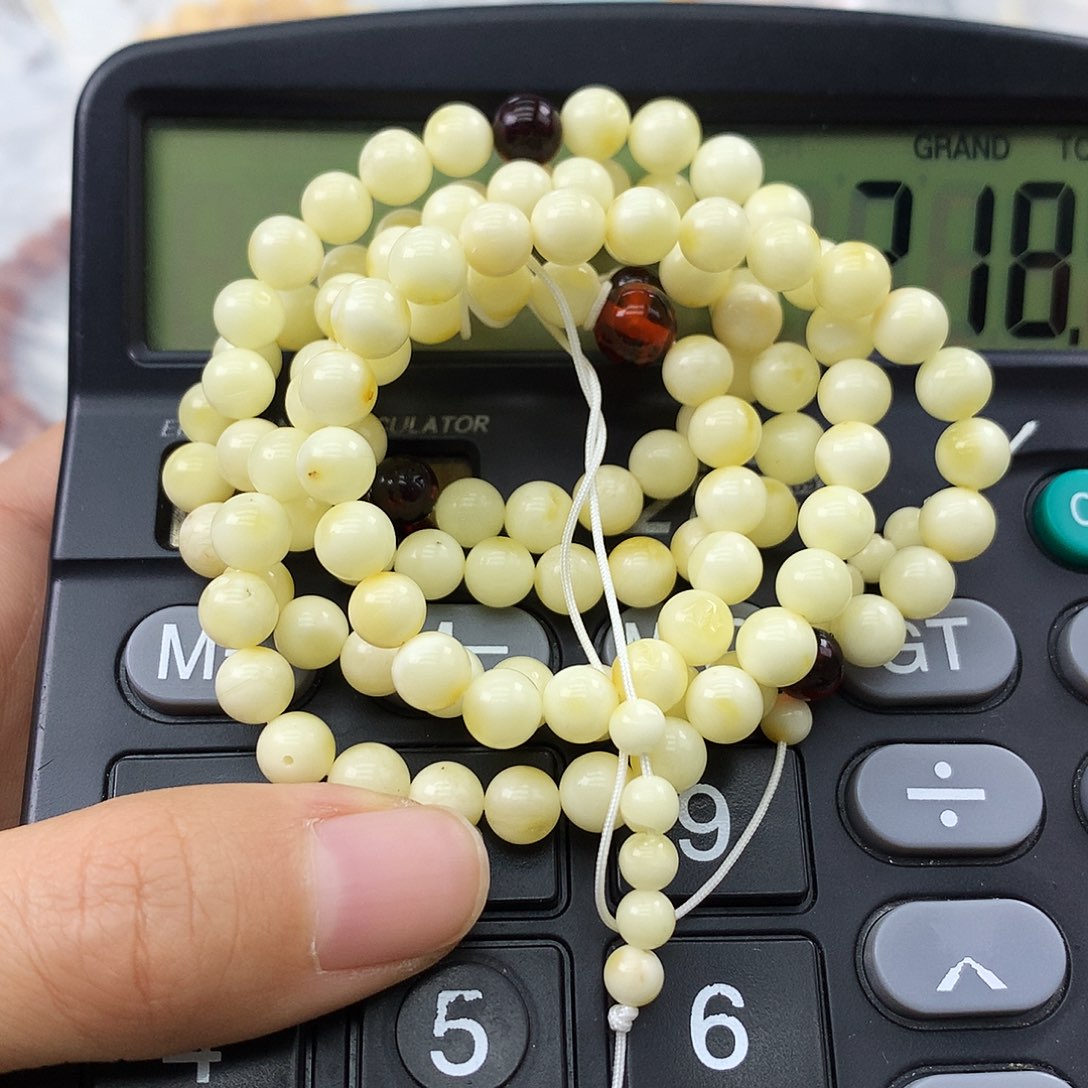 未镶嵌琥珀珠宝奇石