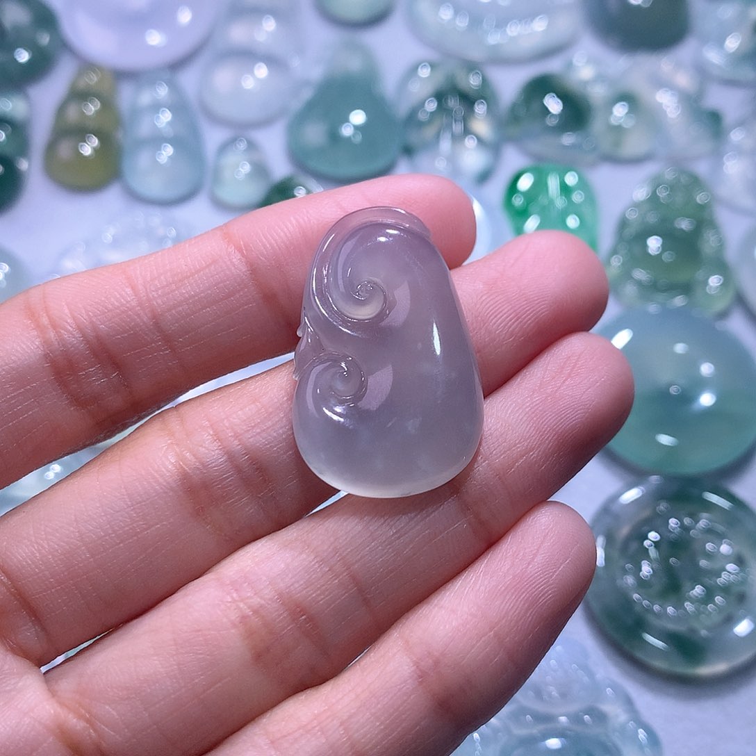 【闪购商品】翡翠颈饰未镶嵌如意