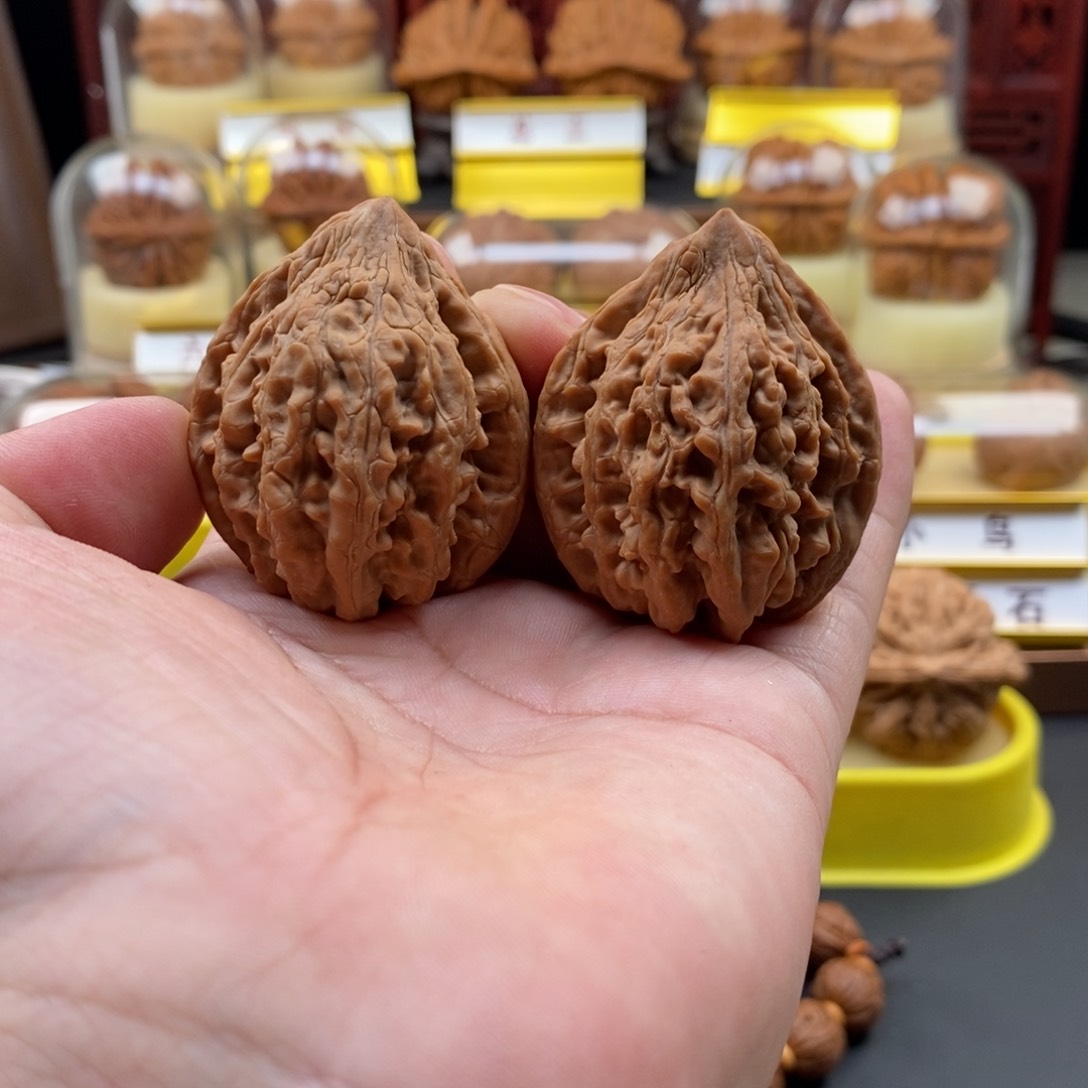 文玩核桃吊坠?大沽石，尺寸39