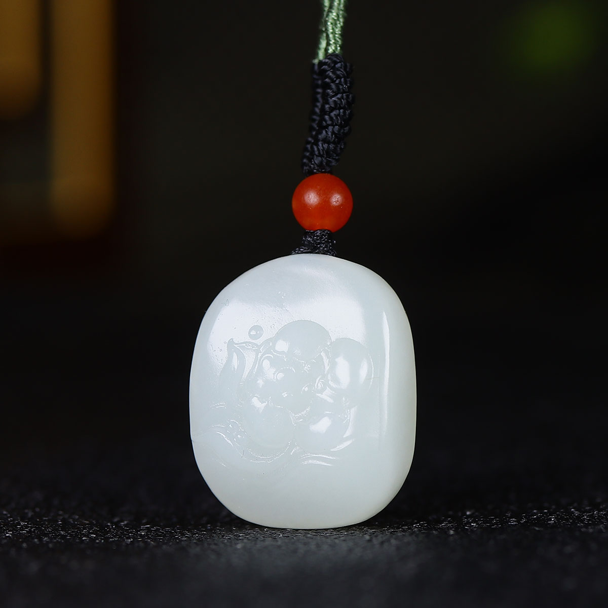 122824和田玉白玉莲花挂件