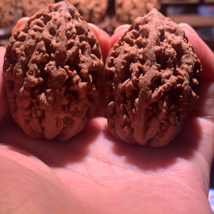 未****文玩核桃吊坠楸玥核18