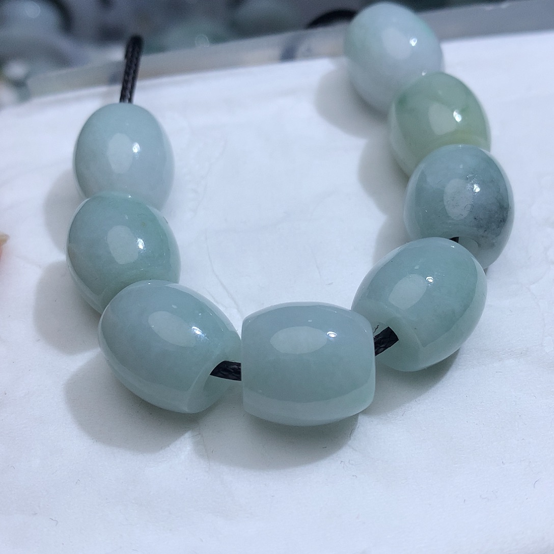 翡翠未镶嵌颈饰发1个