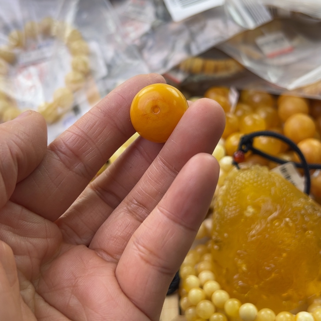 琥珀珠宝奇石未镶嵌
