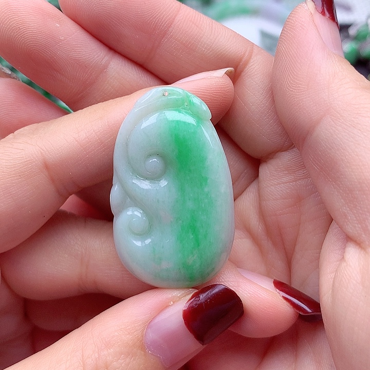 翡翠颈饰未镶嵌翡翠