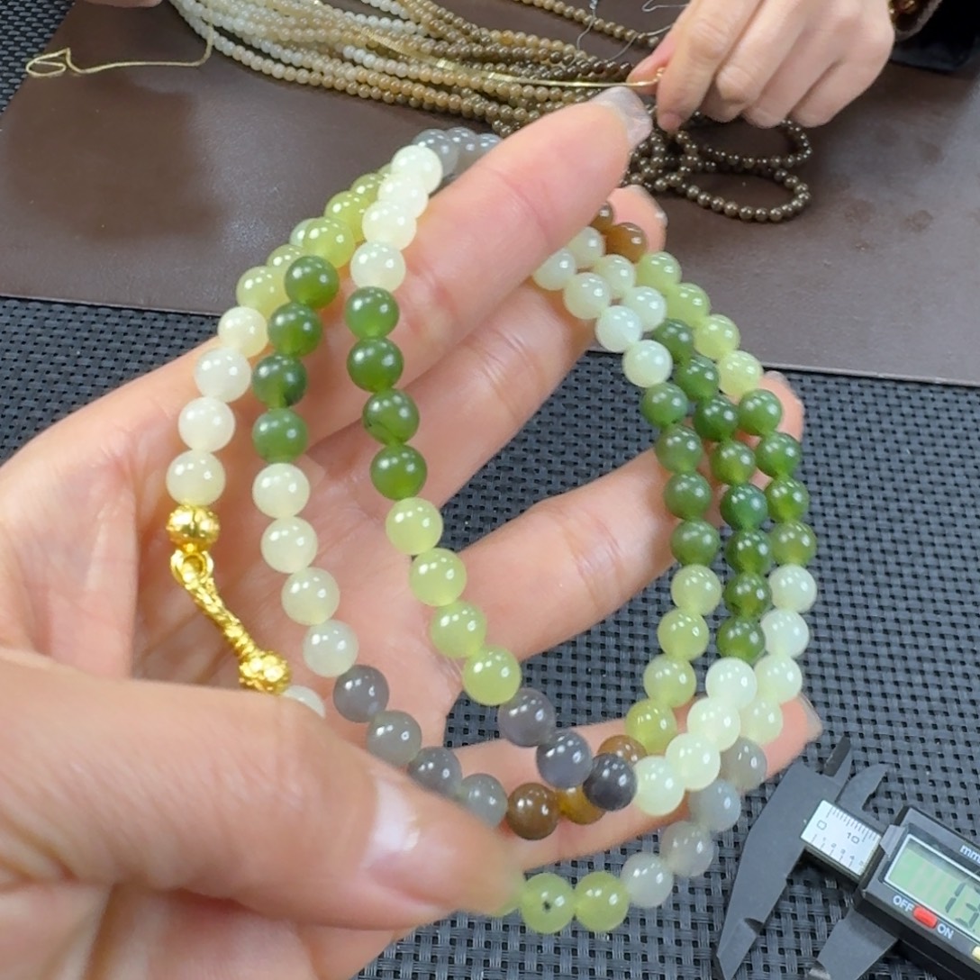 和田玉未镶嵌颈饰卡6