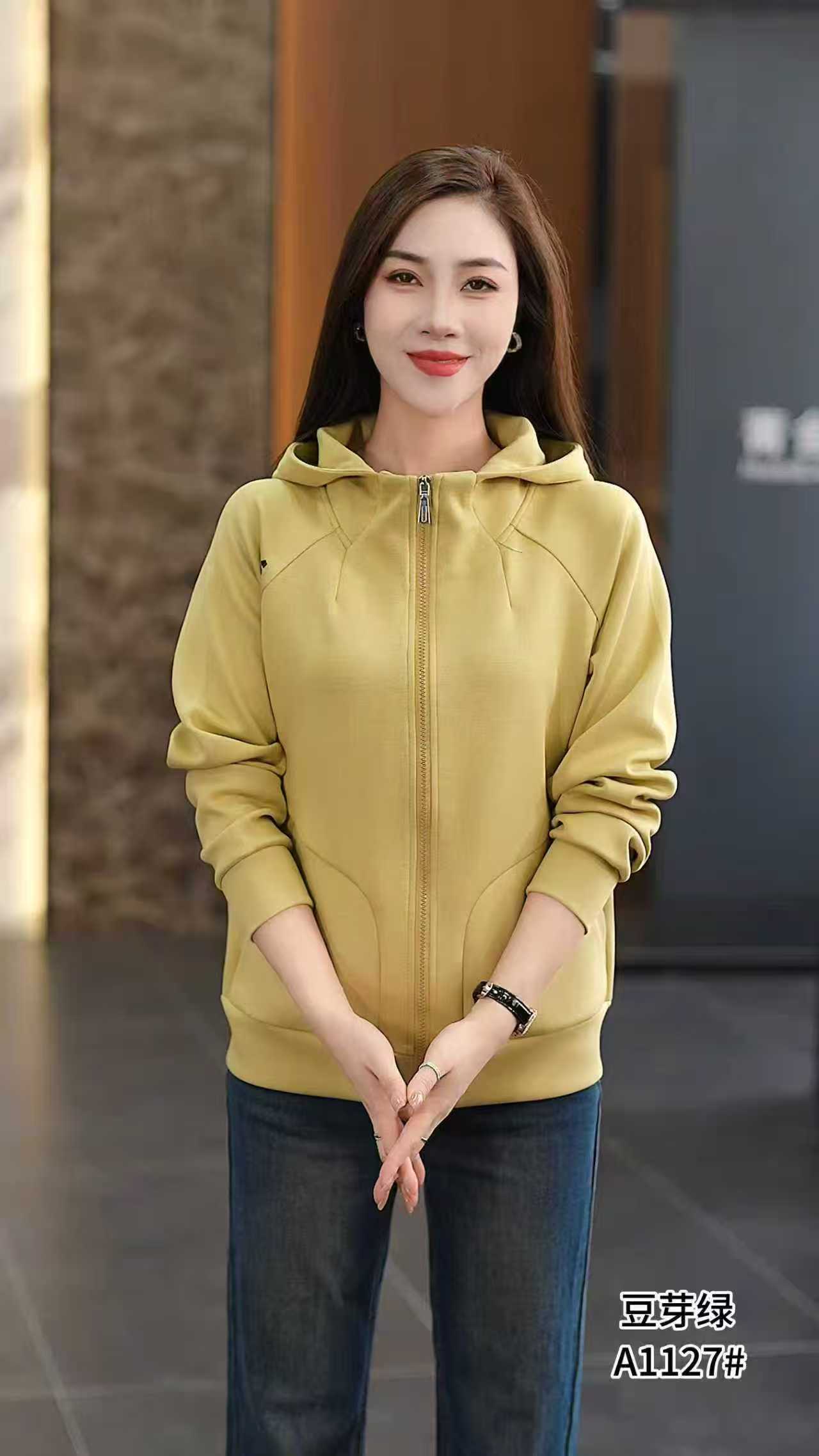 女长袖秋季连帽城市运动风短外套外套秋冬宽松A1127