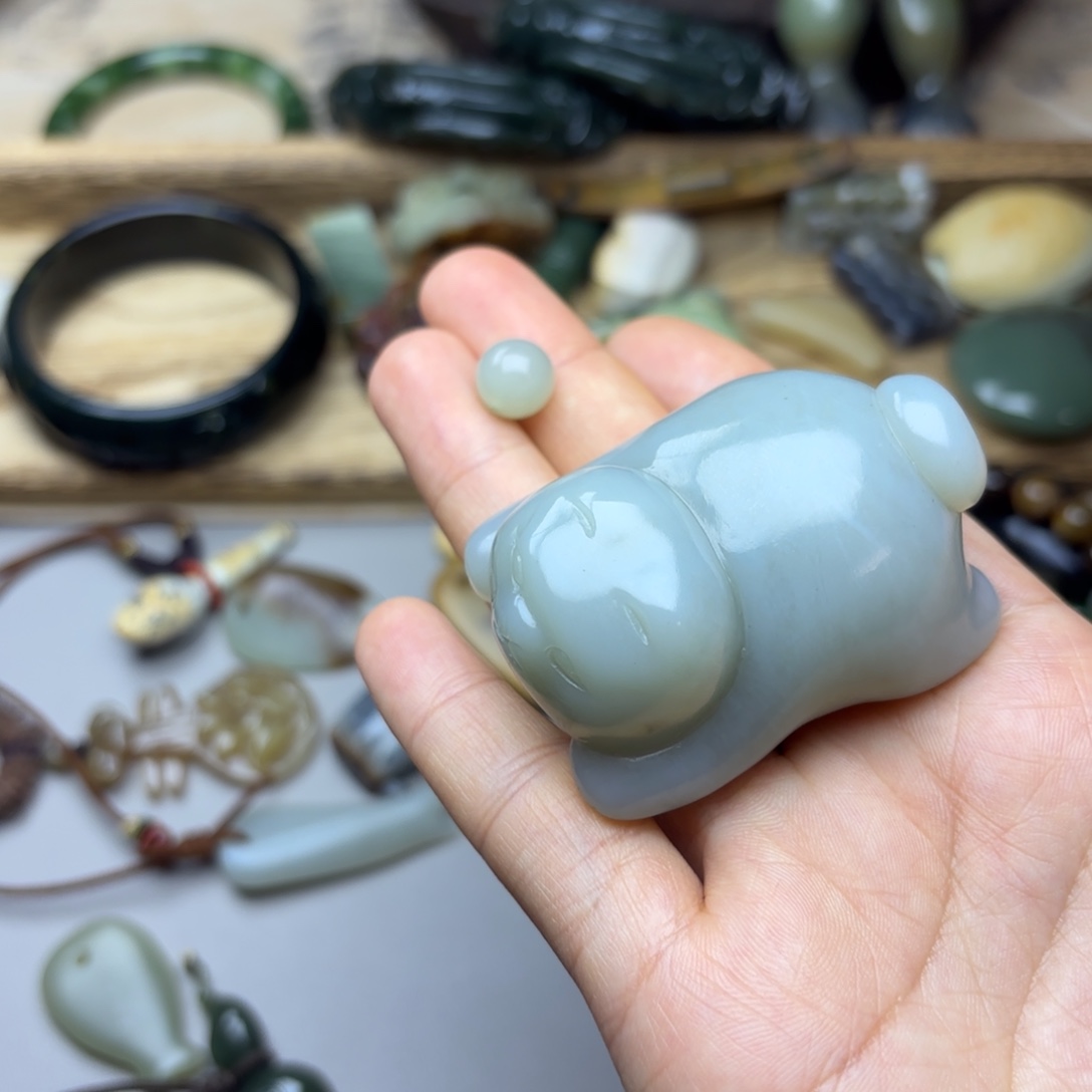 ****棠和田玉未镶嵌颈饰