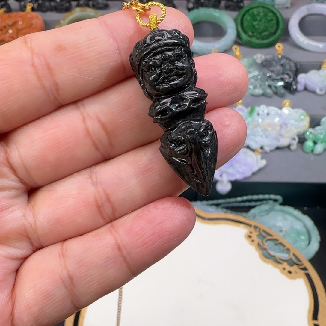 翡翠颈饰未镶嵌仿古