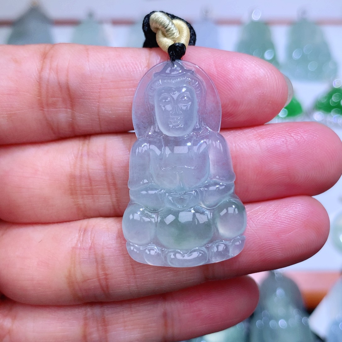 翡翠未镶嵌颈饰观音