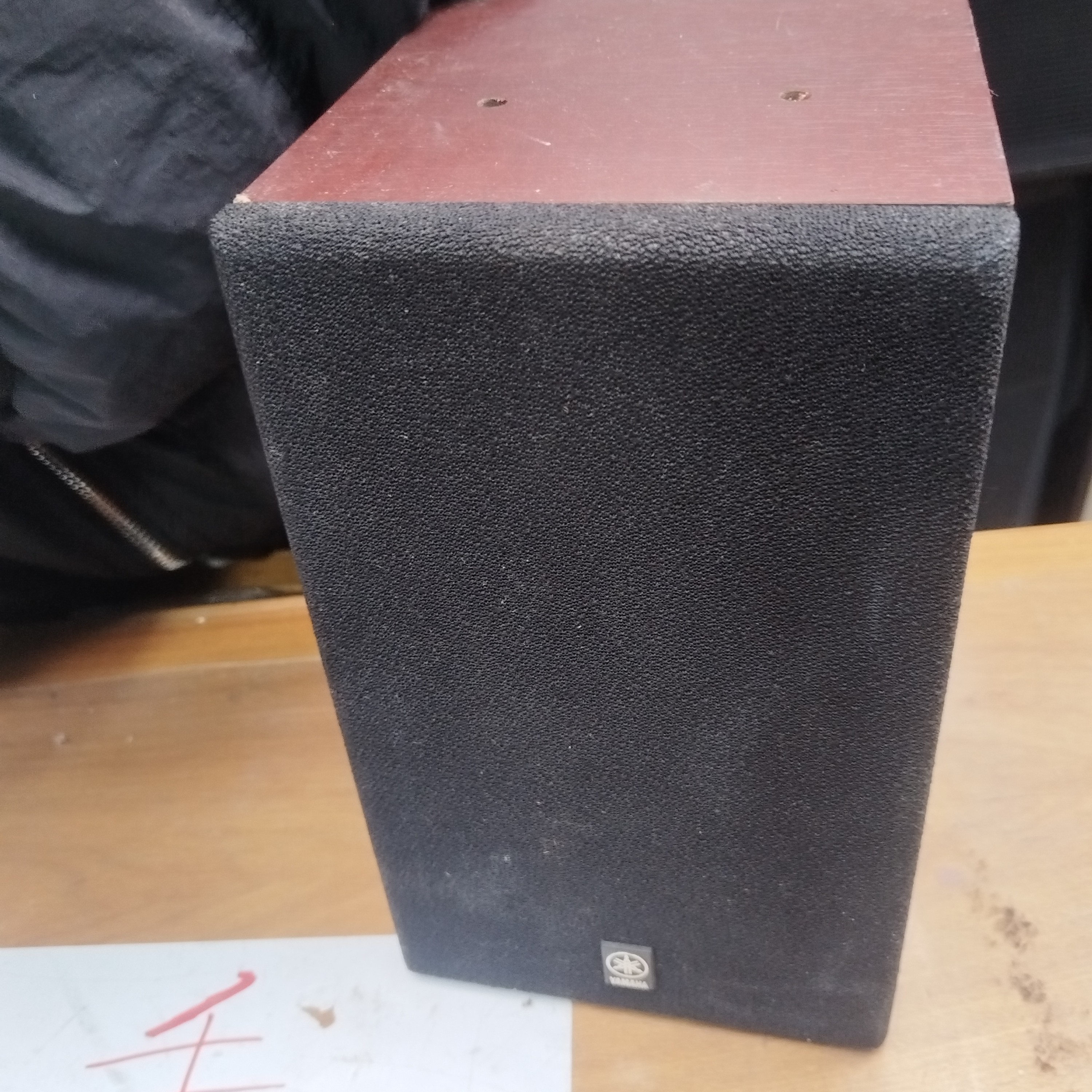 8新  雅马哈小音箱一只。不包邮费不支持七天无理由退货