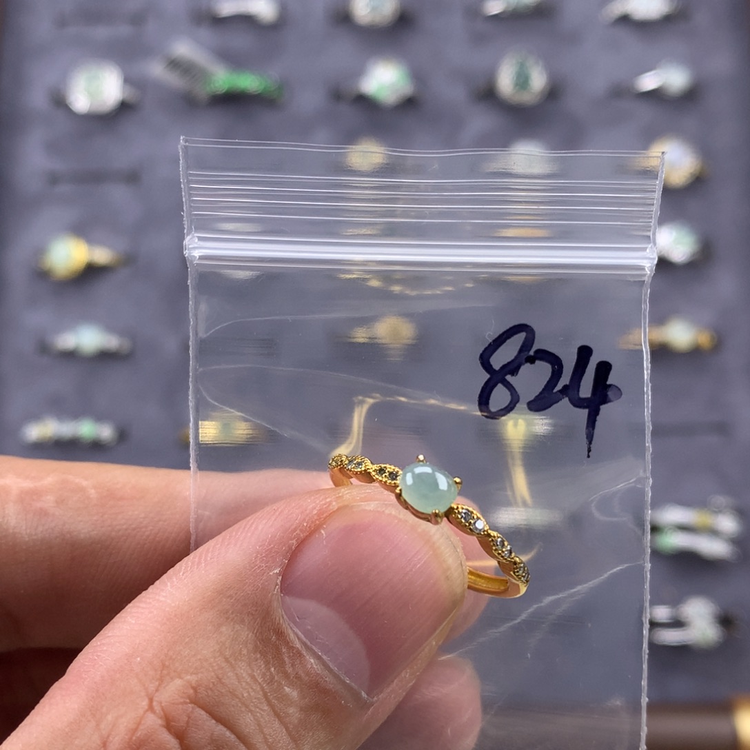 翡翠未镶嵌戒指824