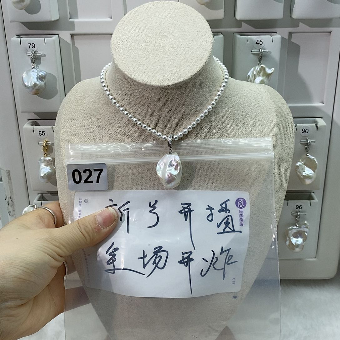 淡水珍珠颈饰合金