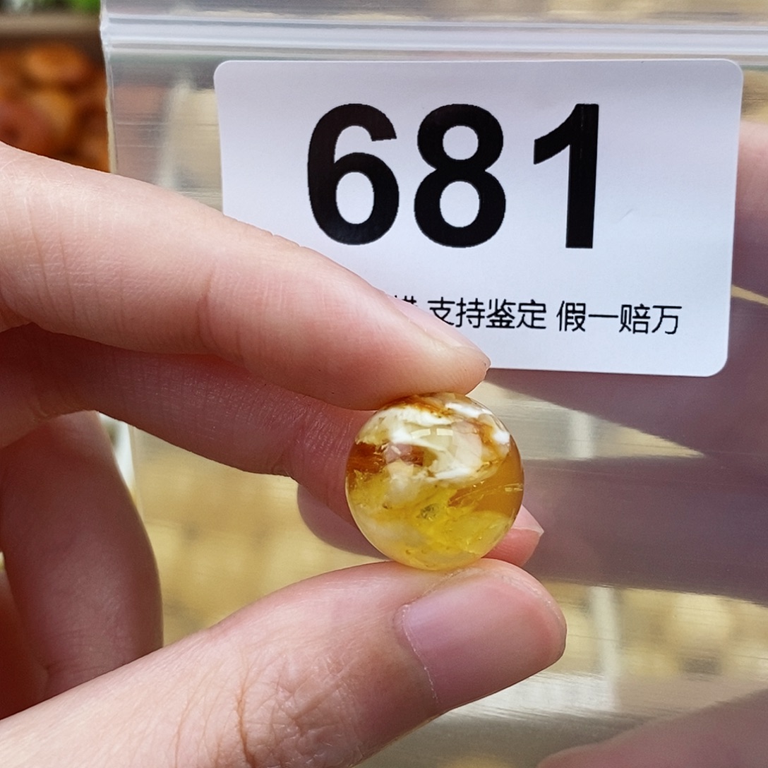 蜜蜡未镶嵌珠宝奇石15