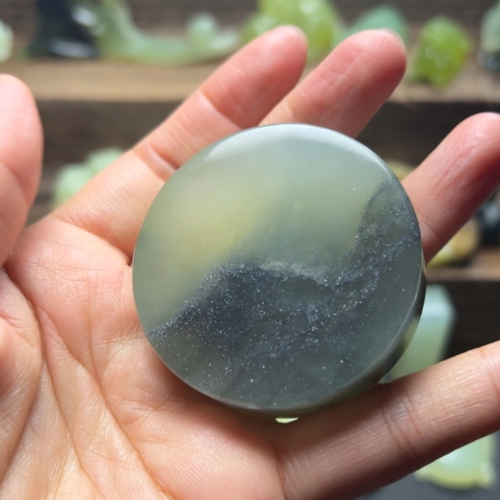 蛇纹石玉未镶嵌手把件