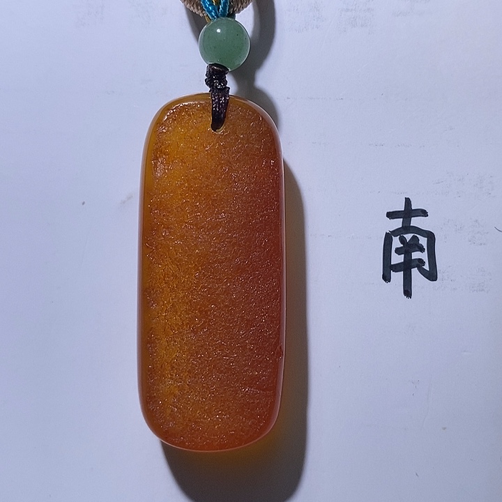 未镶嵌琥珀珠宝奇石