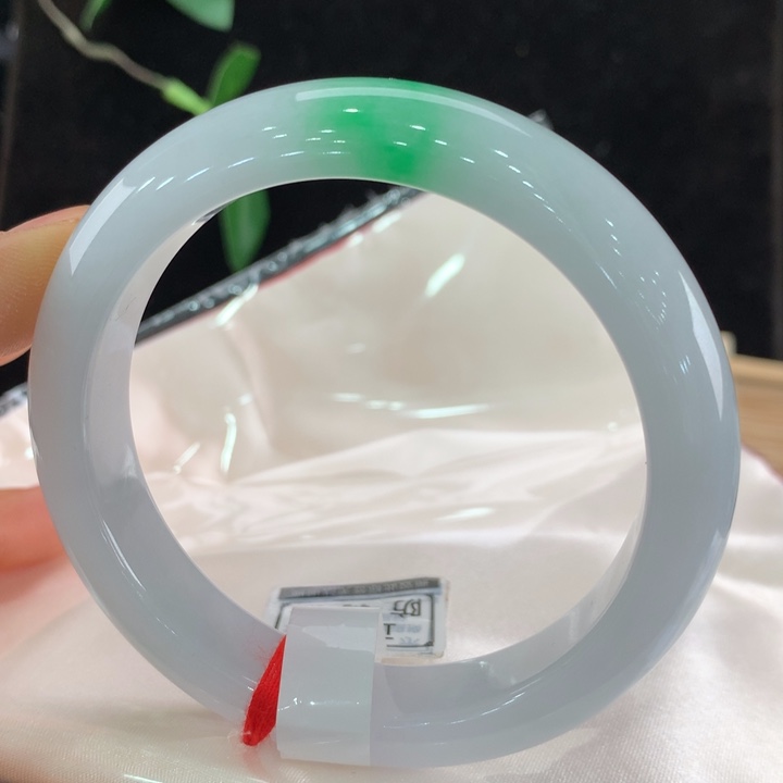 翡翠手镯未镶嵌111-0354