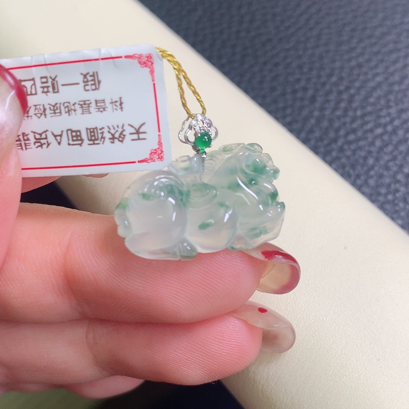【闪购商品】翡翠18K金镶嵌颈饰白*梦唐马
