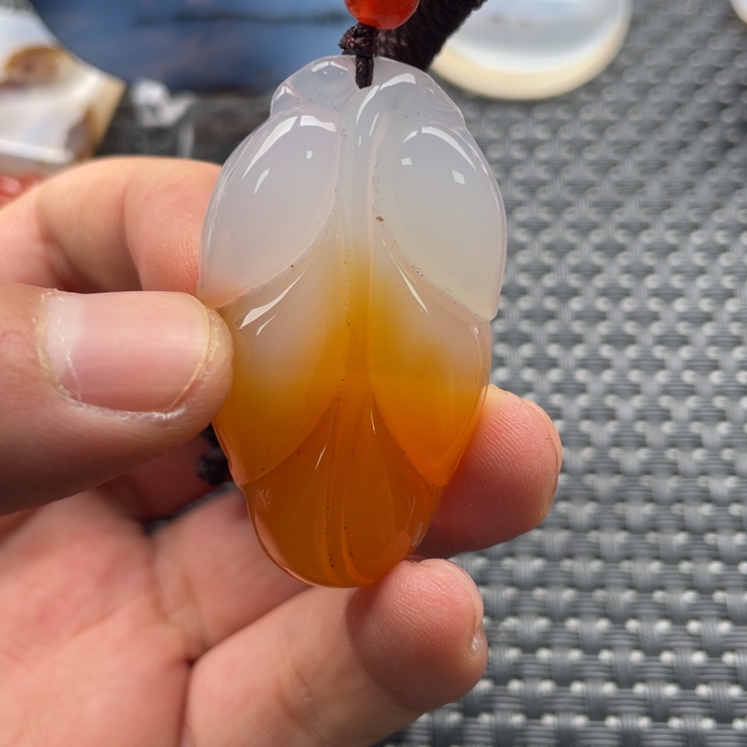 业***勤玛瑙/玉髓未镶嵌颈饰