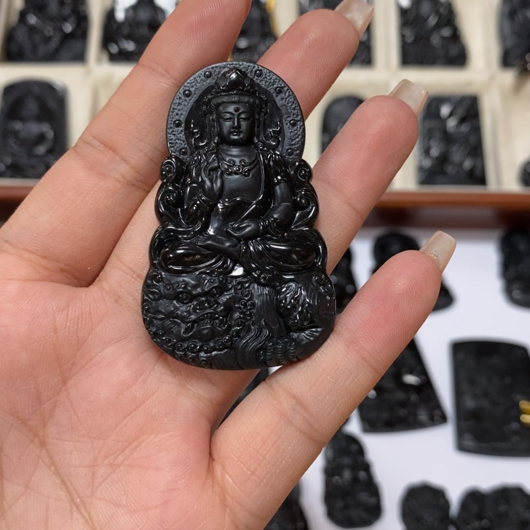 翡翠颈饰未镶嵌含*翡翠