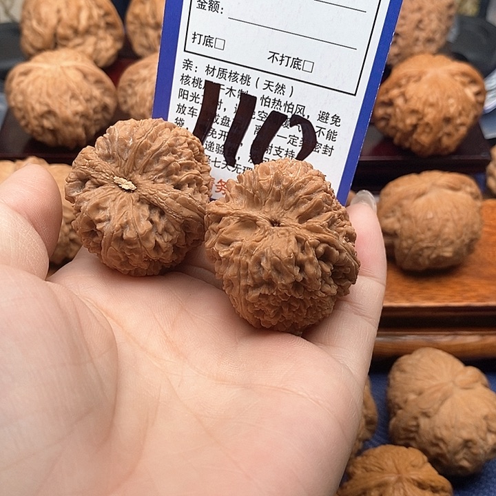 桃核吊坠大蒜头狮子头35