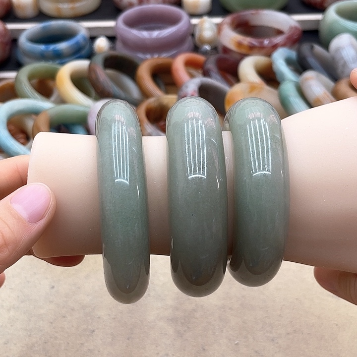 石英质玉圈口齐全未镶嵌