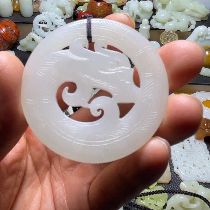 李***闻和田玉未镶嵌吊坠(赠链)