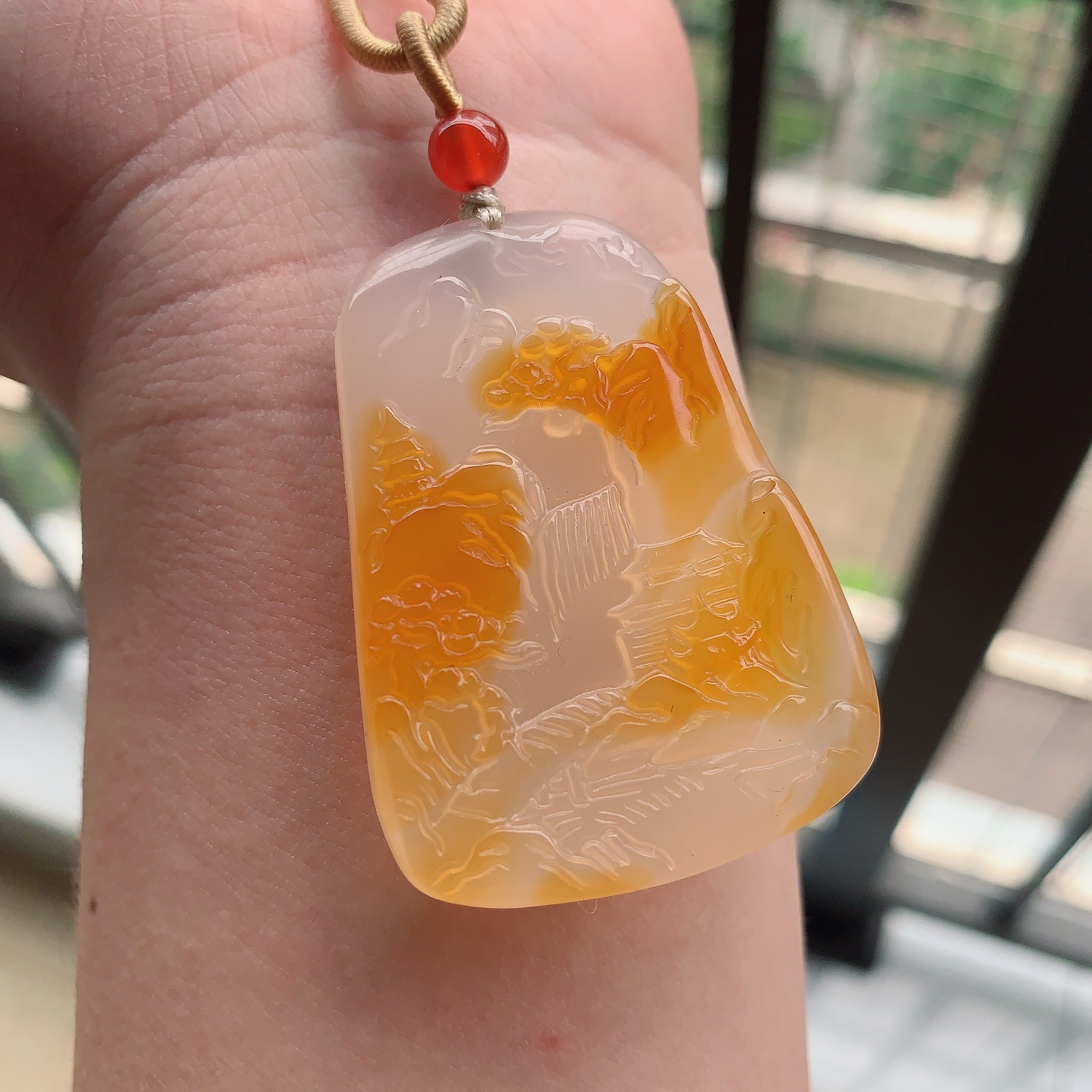 玛瑙玉髓山水牌玉石吊坠