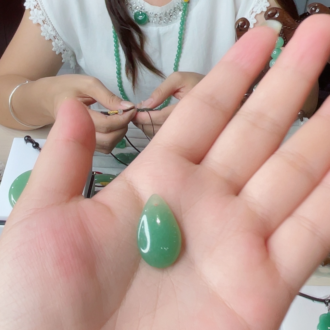 小***珑密玉（石英质玉）未镶嵌颈饰