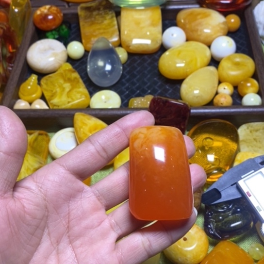 1***8蜜糖红平安无事牌，送绳