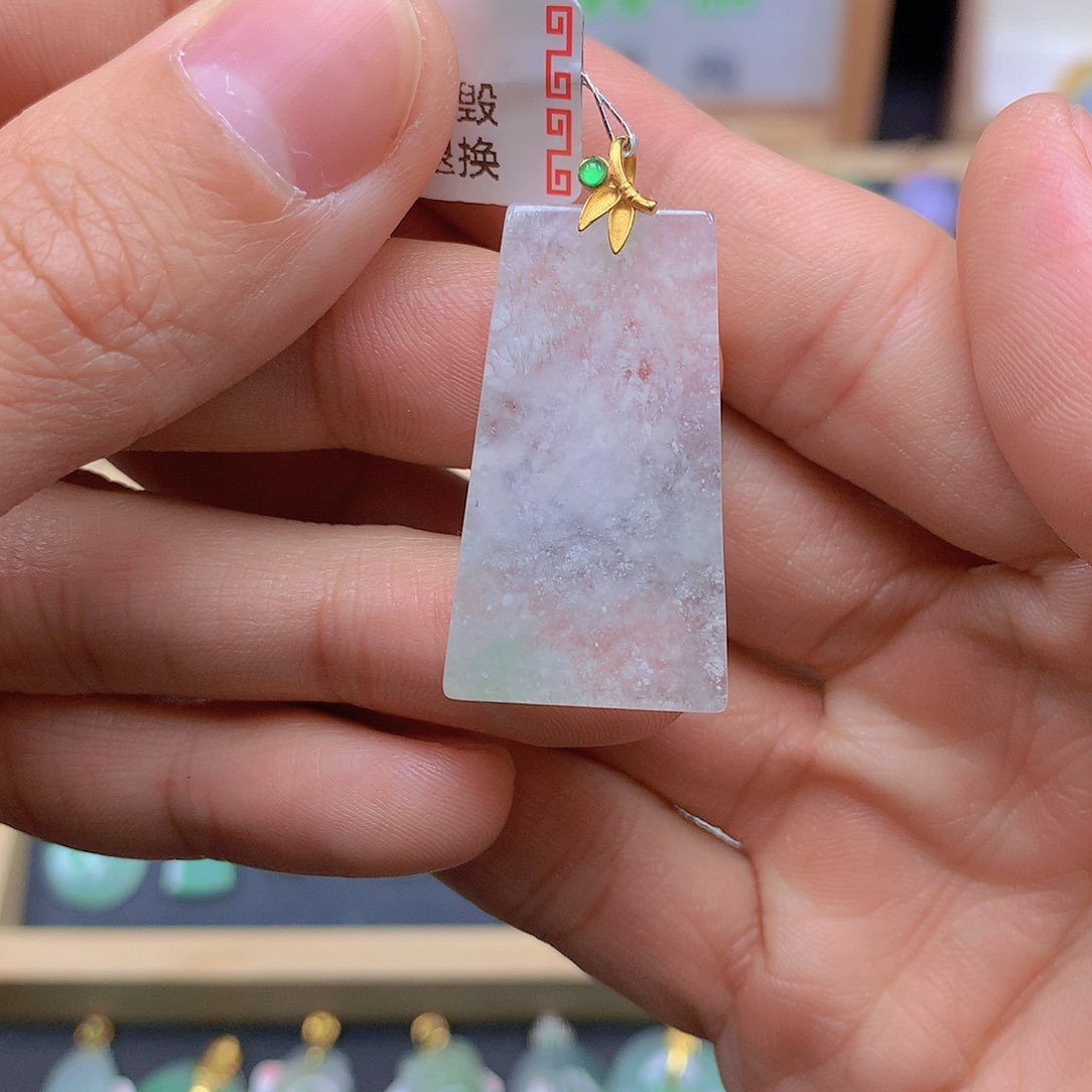 翡翠颈饰18K金镶嵌翡翠