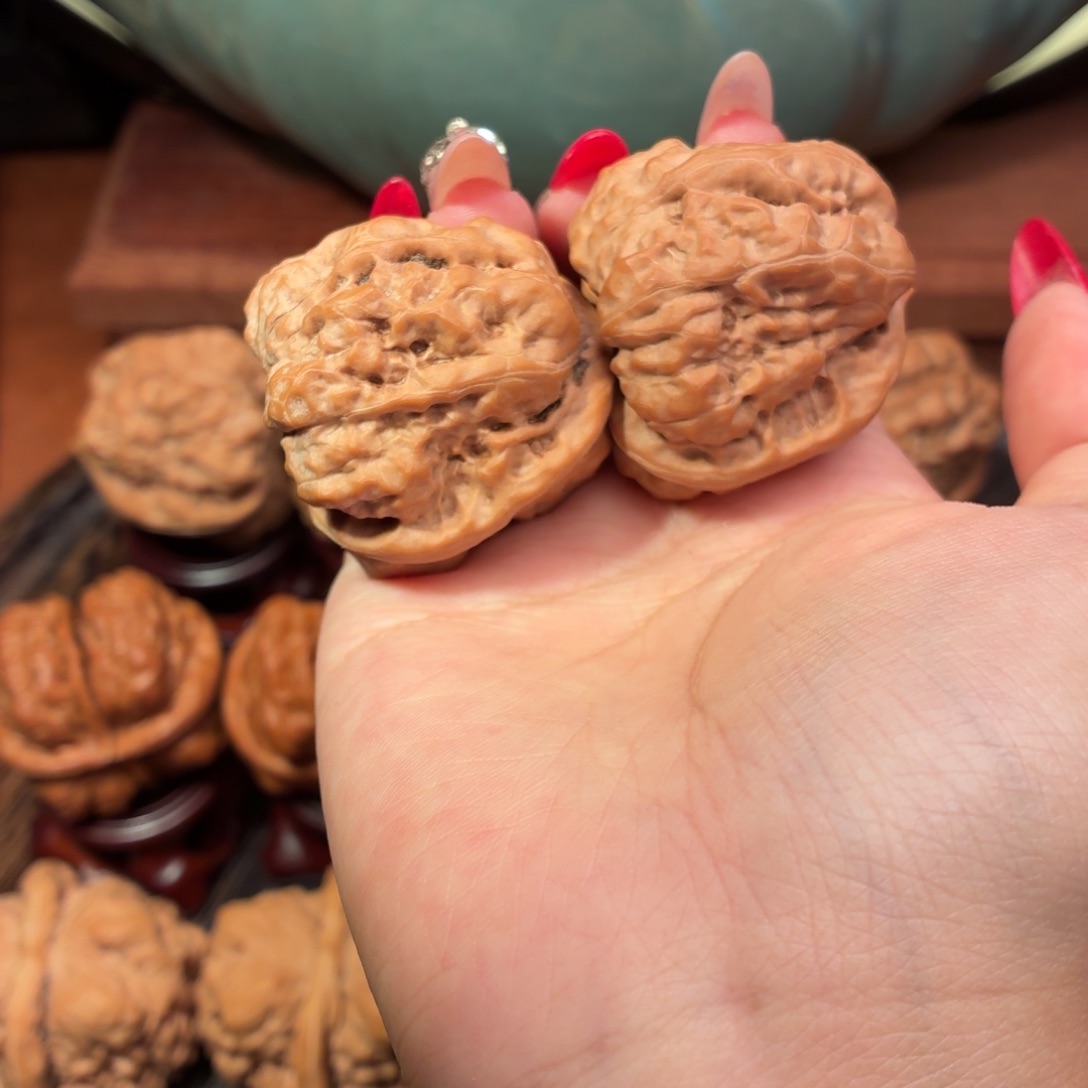 文玩核桃吊坠38-40-34 鱼子纹八腿福利