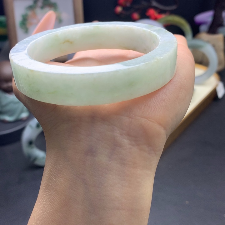 定制翡翠未镶嵌翡翠手镯