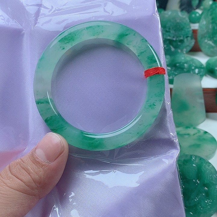 石英质玉手链未镶嵌奇****?