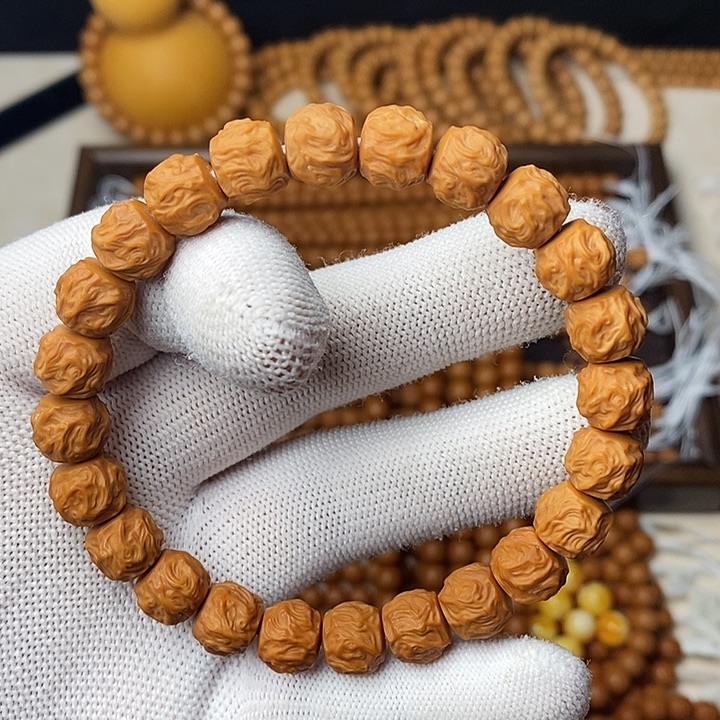 吊坠猴头核桃龙蛇之变