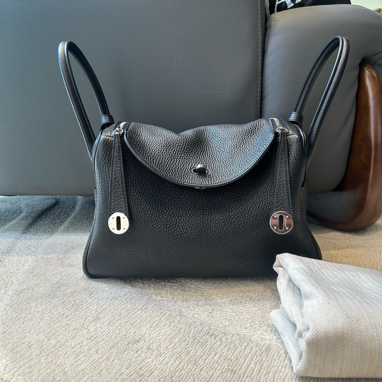 95新 Hermes/爱马仕 Lindy 30 黑银 Y刻 附尘袋 单肩包 019