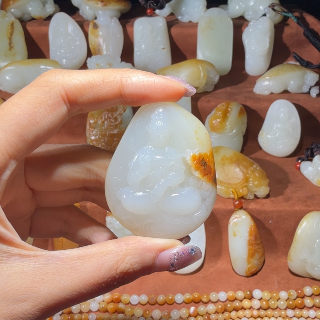 A***7和田玉未镶嵌颈饰