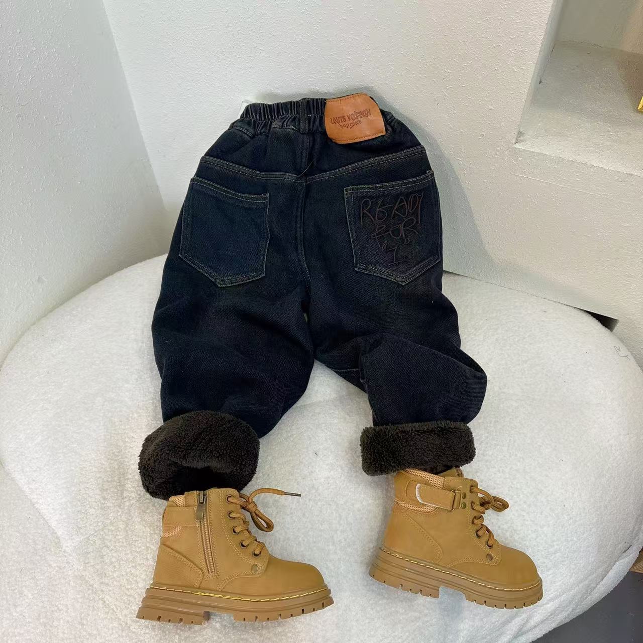 nzk-8805皮标刺绣字母休闲冬季加绒牛仔裤