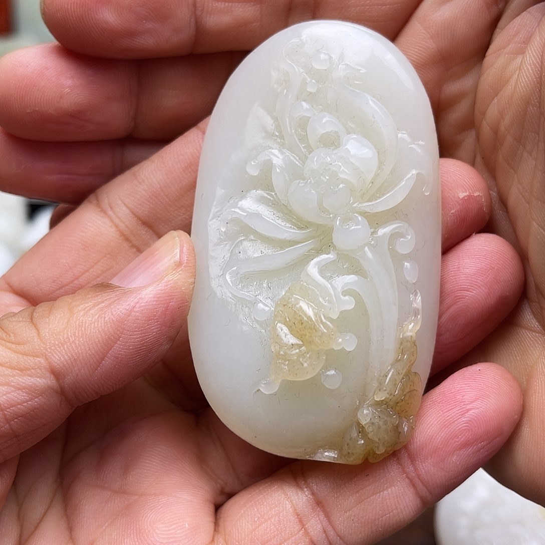 和田玉颈饰未镶嵌