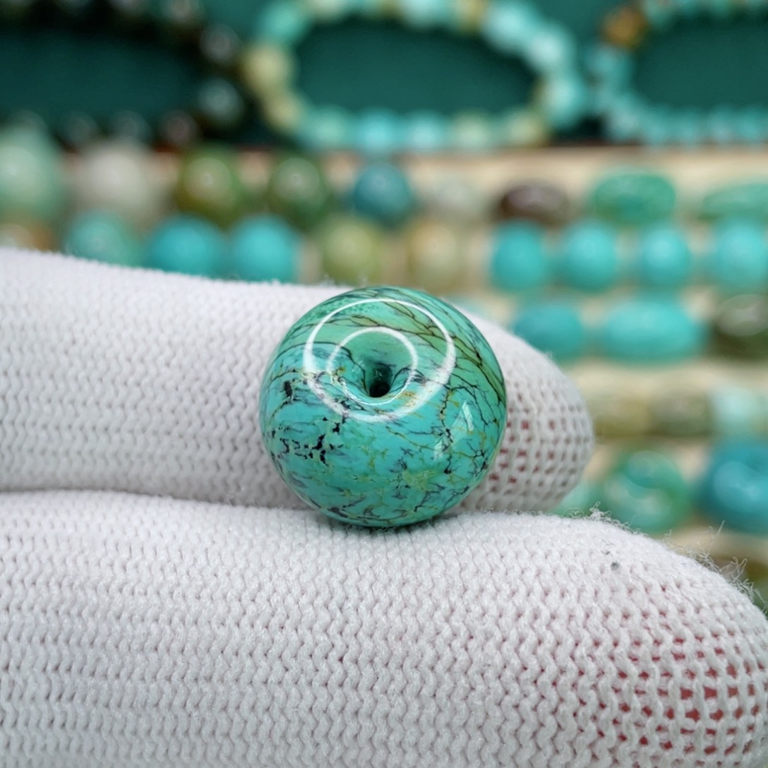 绿松石未镶嵌颈饰