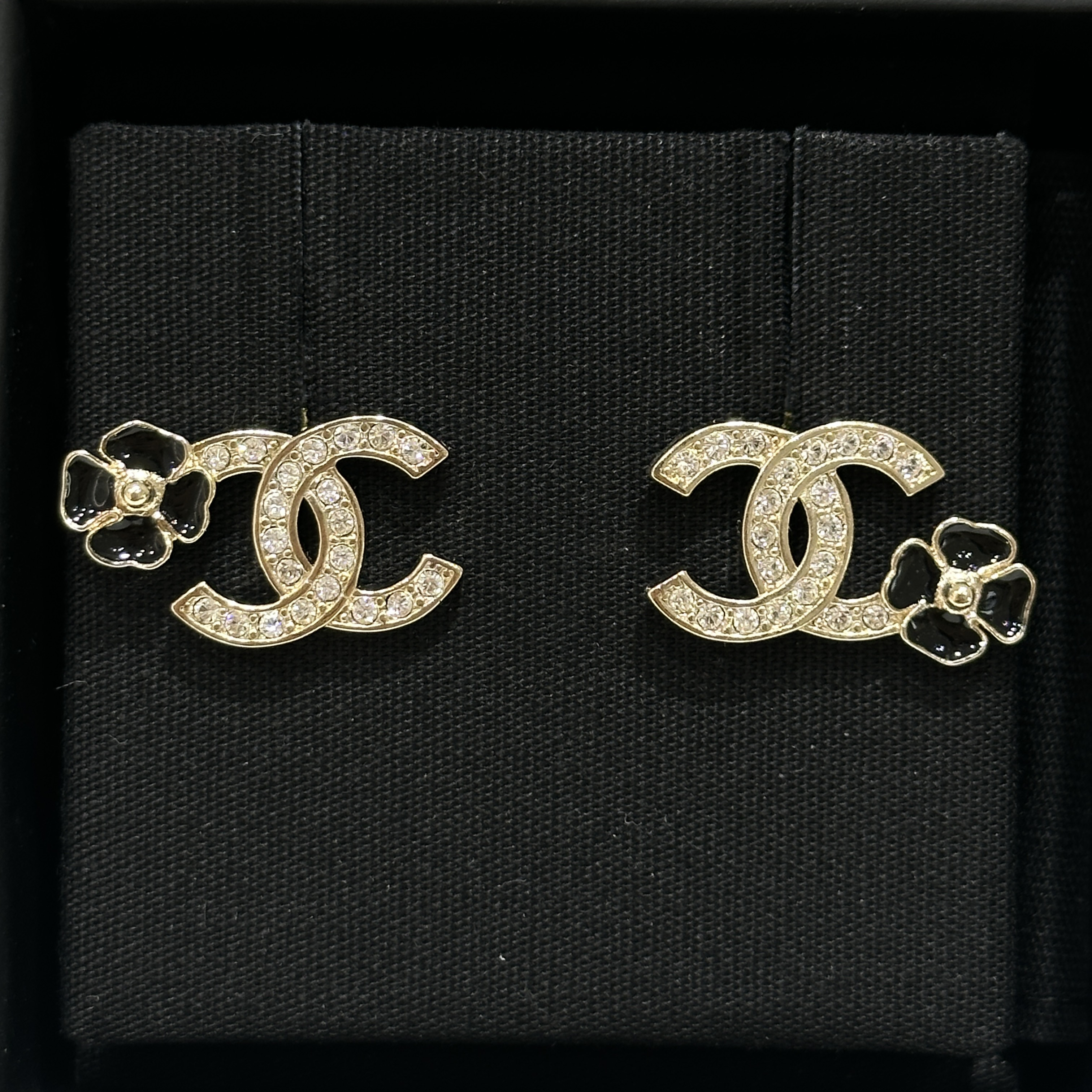 全新未使用 Chanel/香奈儿 25P 金色双C 黑色山茶花 耳钉