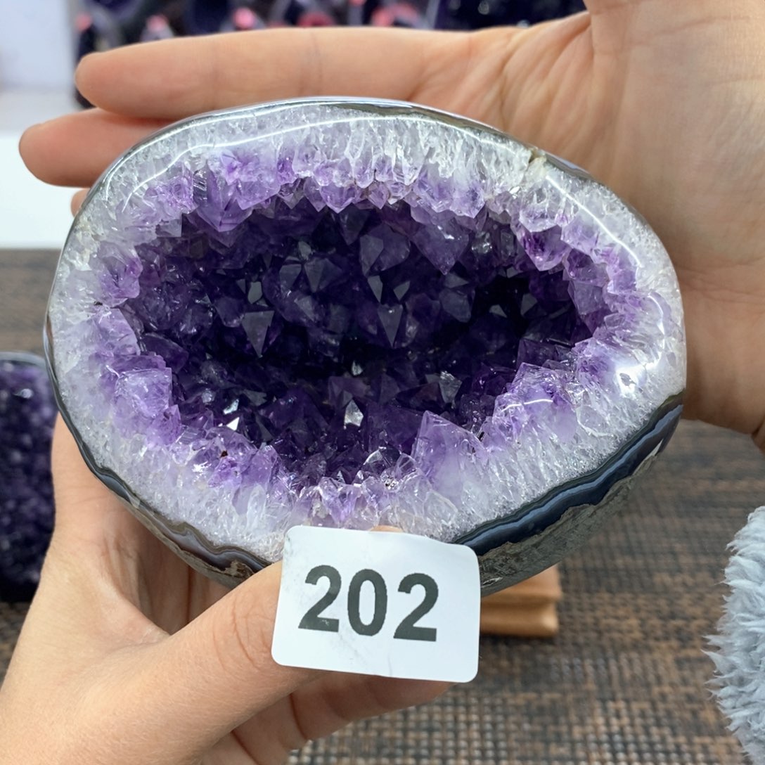 紫晶未镶嵌大型摆件（非配饰）
