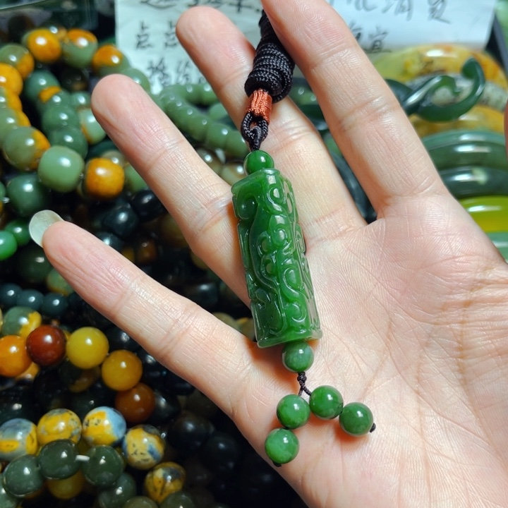 和田玉（碧玉）颈饰未镶嵌