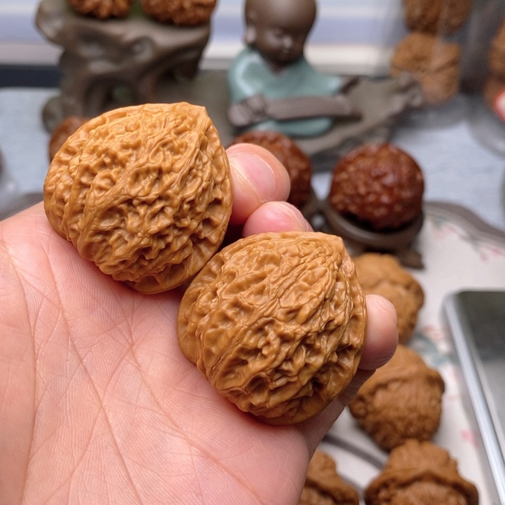 【闪购商品】文玩核桃把件.金牛