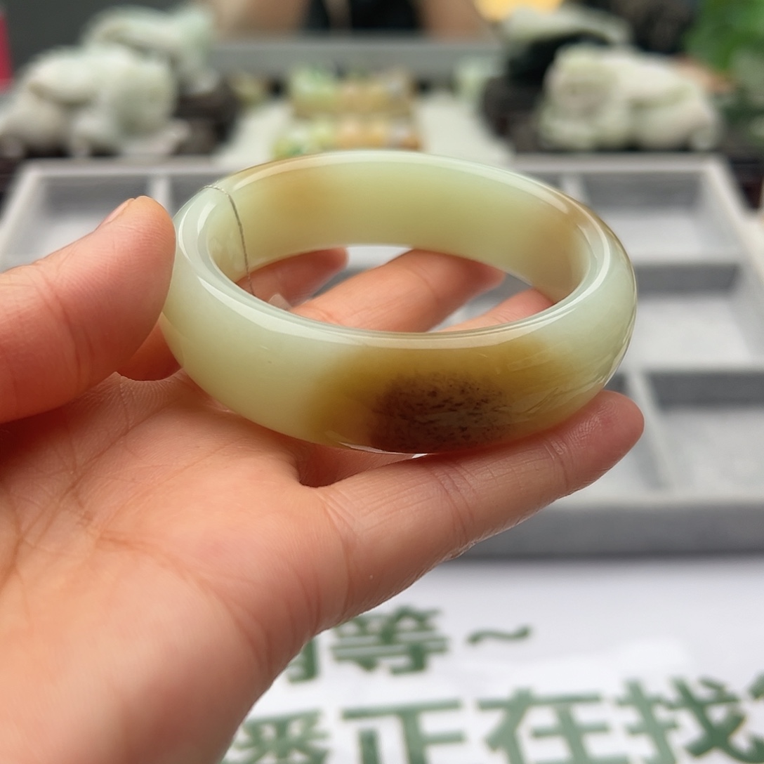 和田玉（糖玉）未镶嵌颈饰