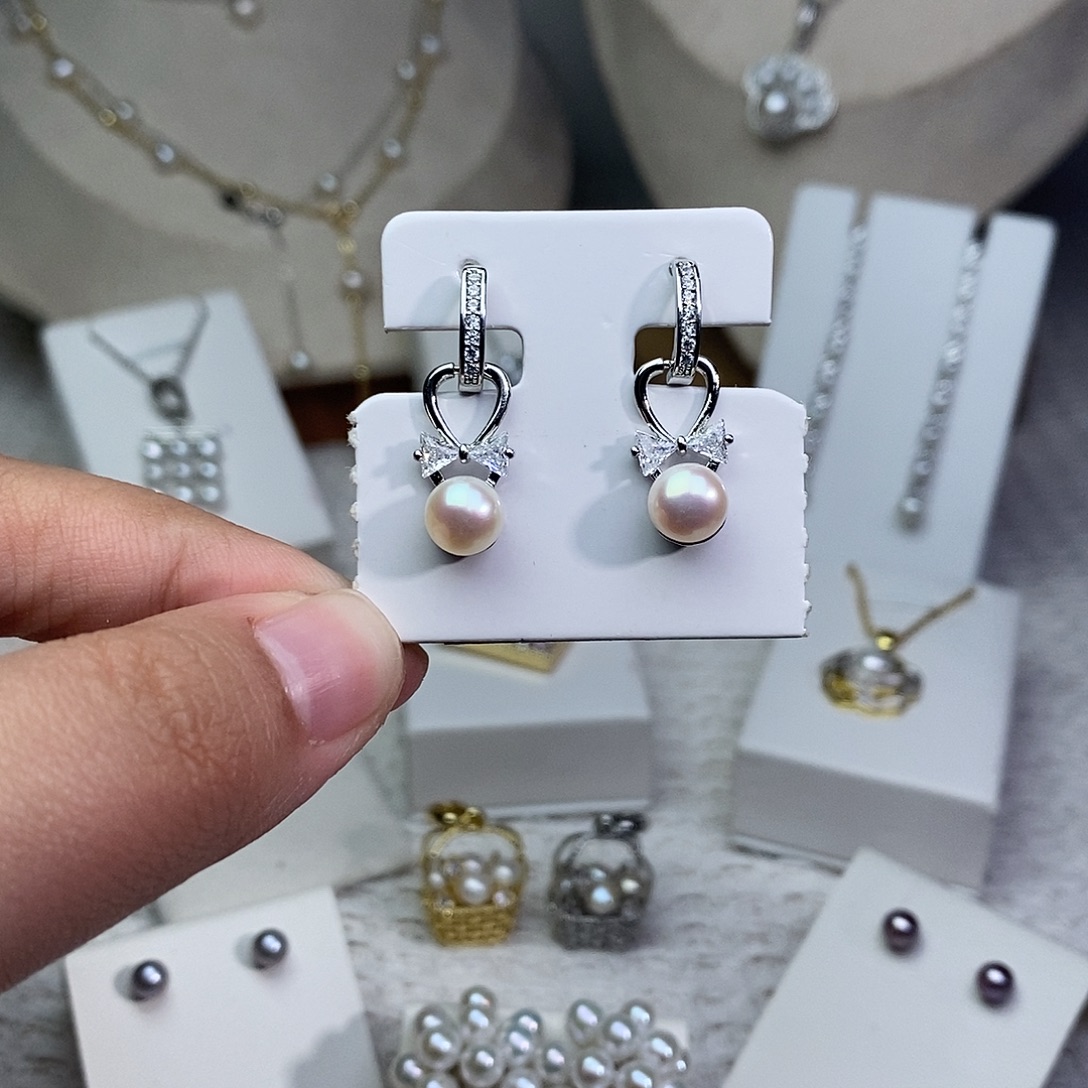 银S925镶嵌耳饰淡水珍珠