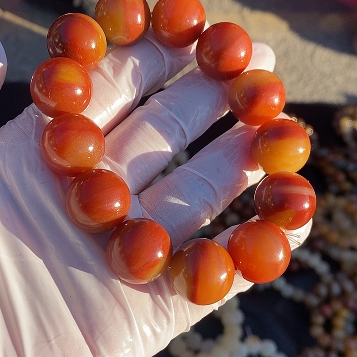 石英质玉（黄龙玉）未镶嵌颈饰