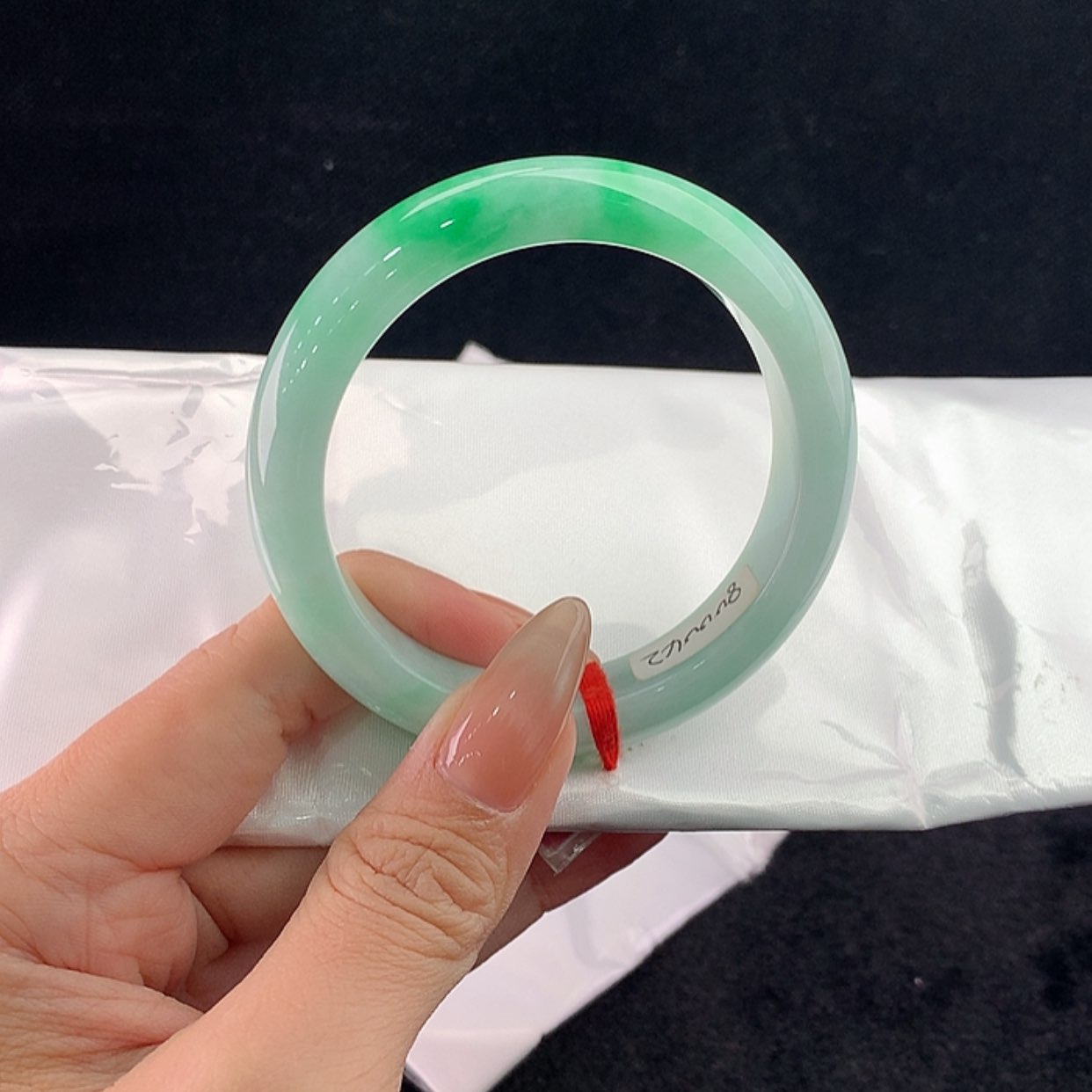 【闪购商品】未镶嵌手镯翡翠正56