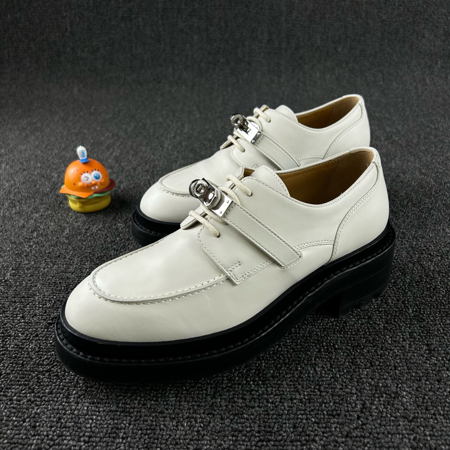 95新 Hermes/爱马仕 白色乐福鞋35码 上脚精致高级HB4173公价1.2w